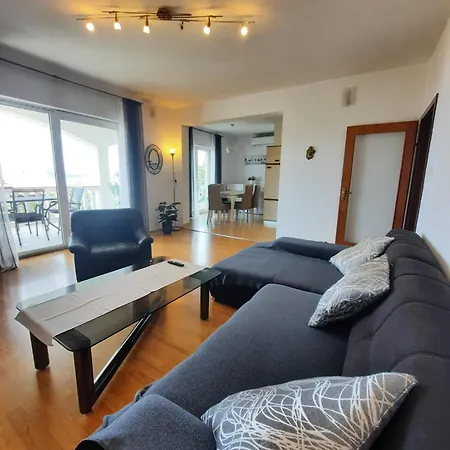 Mila Apartman Novi Vinodolski